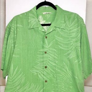 Tommy Bahama button up Hawaiian 100% silk shirt M